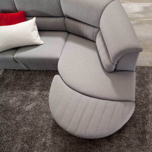 a kanapéhoz téglatest alakú puff is kapható, mely egy fotelhoz is remek választás hozzátolva