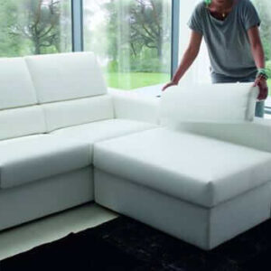 a Bloom kanapé elemeiből is választhatunk fotelt, két- vagy háromszemélyes kanapét, de L alakú kanapét és sarokgarnitúrát is