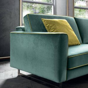 A több színben elérhető szövetnek köszönhetően, a lakberendező szándékaitól függően különböző, egyéni kanapékat lehet létrehozni