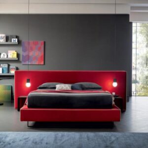 A gyártó szerint a magas minőséget képviselő Bolton ágy modern, ezért ezt a sajátos stilisztikai koherenciát követve össze kell hangolni a hálószoba többi berendezésével.