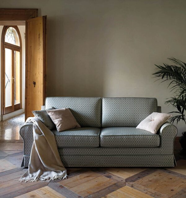 A Class klasszikus kanapé a neoklasszikus stílus jegyében született, kompromisszumok nélkül.