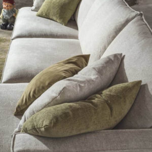 Glammy kanapé L alakú változatban párnákkal