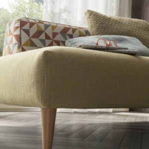 A Jest Fancy kanapé igazán exkluzív és egyedülálló kanapé, emellett innovatív és teljesen eredeti módon alakítja át a teret, elegáns lábaival elemelkedve a földtől.