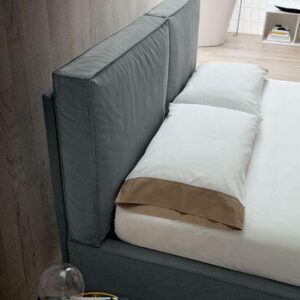 A George franciaágy tehát egy olyan kárpitozott ágy, amely modern és esszenciális dizájnnal készül