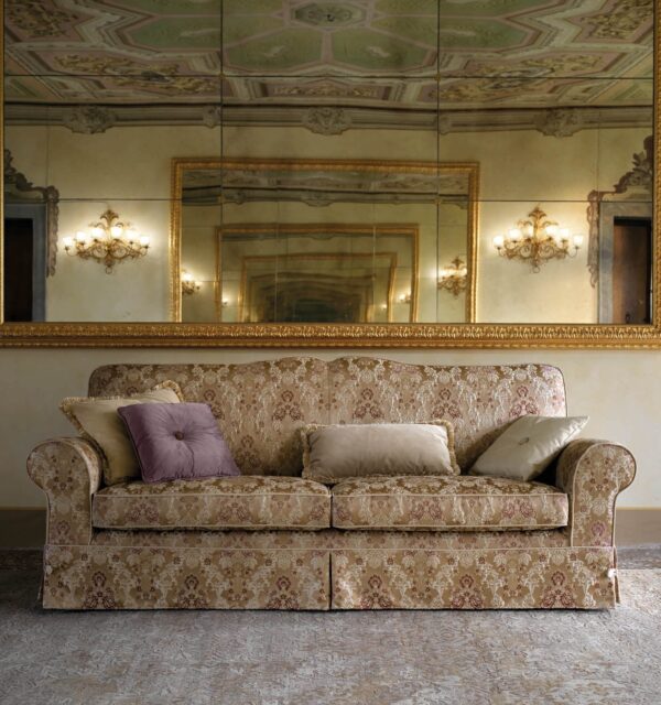 A Medea klasszikus kanapé az esztétika és a klasszikus elegancia megtestesítője.