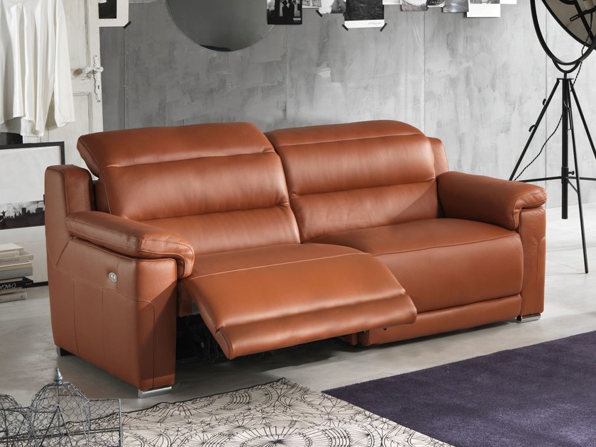 A stílusos és modern, olasz készítésű Capucine relax kanapé remek választás, ha igazán kényelmes és időtálló kanapét szeretne otthona nappalijába.