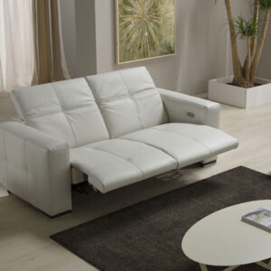 Sauvanne relax kanapé modern stílusának és rendkívüli kényelmének köszönhetően a nappali különlegessége lehet
