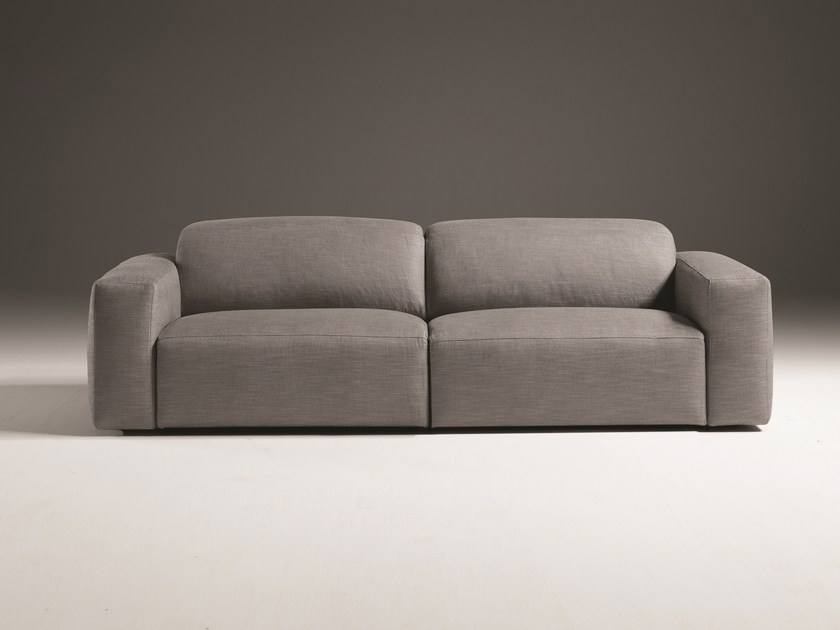 A Beverly relax kanapé rendkívül sok színben érhető el, úgymint a klasszikus fekete, lágy világosbarna, visszafogott világosszürke és a manapság nagyon divatos nude