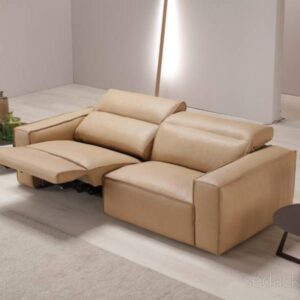 A Beverly relax kanapé rendkívül sok színben érhető el, úgymint a klasszikus fekete, lágy világosbarna, visszafogott világosszürke