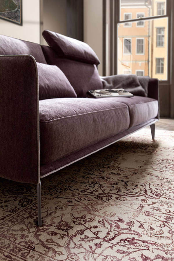 A Living minimal kanapé egy olyan moduláris kanapé, amely a minimalista stílus mellett rendkívül az eleganciát is képviseli.