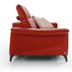 A képen látható Yvette relax kanapé egy modern olasz ülőgarnitúra, melyet relax funkcióval is kérhet a maximális pihenés élményéért.