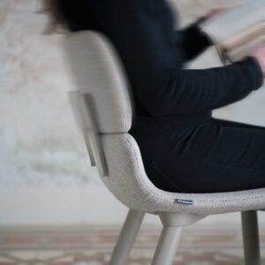 Az AILERON modern szék használata az enyhe mozgásra képes háttámla-funkció miatt kész öröm!