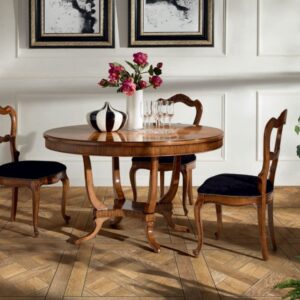 A Kerek fa asztal négy lábbal termékünk is a klasszikus kerek asztalok tipikus és nagyon szép példája.