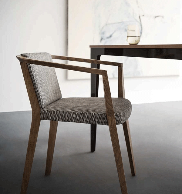 A Viky modern szék a minimalista dizájn háromféle verzióban, hogy mindenki megtalálja a kedvencét.