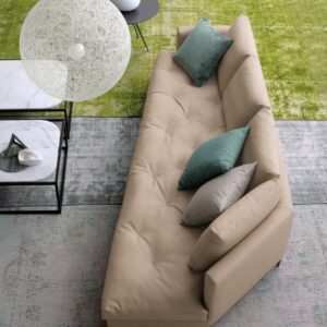 Az Alcove design kanapé remek választás azok számára, akik már unják a megszokott párhuzamos vonalakat és valami igazán különlegest szeretnének.