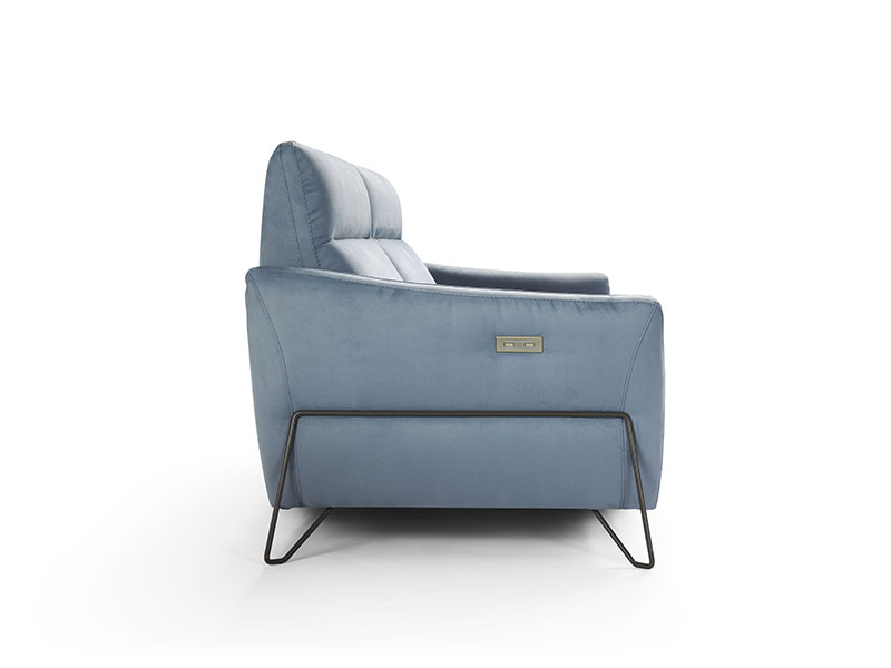 Az elegáns és modern Gaia relax kanapé választható folttaszító impregnált szövet változatban