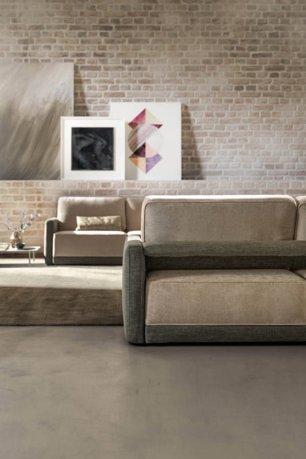 A Double kitolható ülésű kanapé ugyanis eltérő színű vagy anyagú szövetekből is választható,