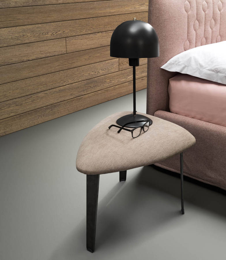 Match Bedroom Space modell rózsaszín fejtámlával éjjeli asztallal