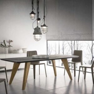A Raw asztal lábai a skandináv dizájn jegyében születtek, de az asztal az indusztriális stílusú helyiségekben is megállja a helyét.