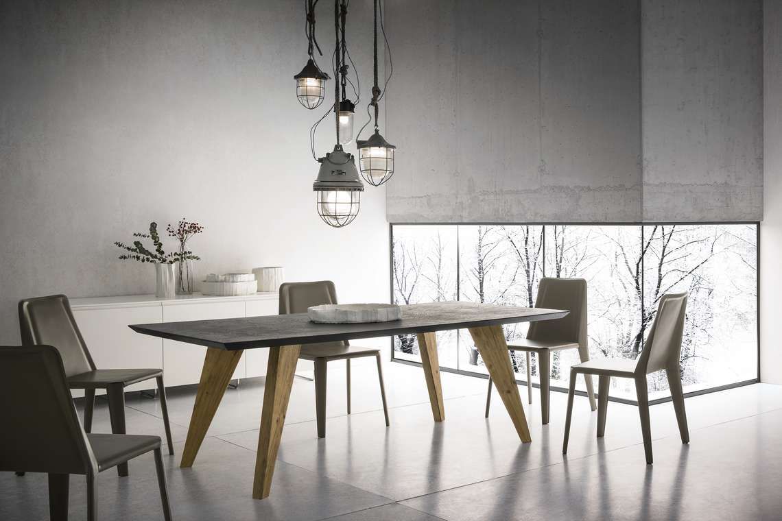 A Raw asztal lábai a skandináv dizájn jegyében születtek, de az asztal az indusztriális stílusú helyiségekben is megállja a helyét.