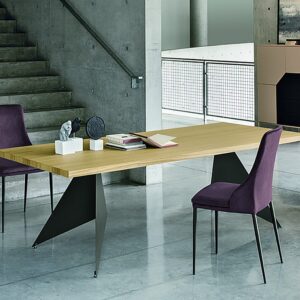A Vela asztal az olasz Sedit gyártócég és Camilla Tomasi tevező együttműködéséből született.