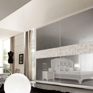 A Portofino klasszikus hálószoba-kompozíció fehér színben gardrób