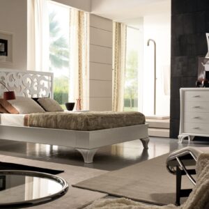A Portofino klasszikus hálószoba-kompozíció kifinomult és természetes stílust képvisel, pedig mindössze csak háromféle bútorból áll.