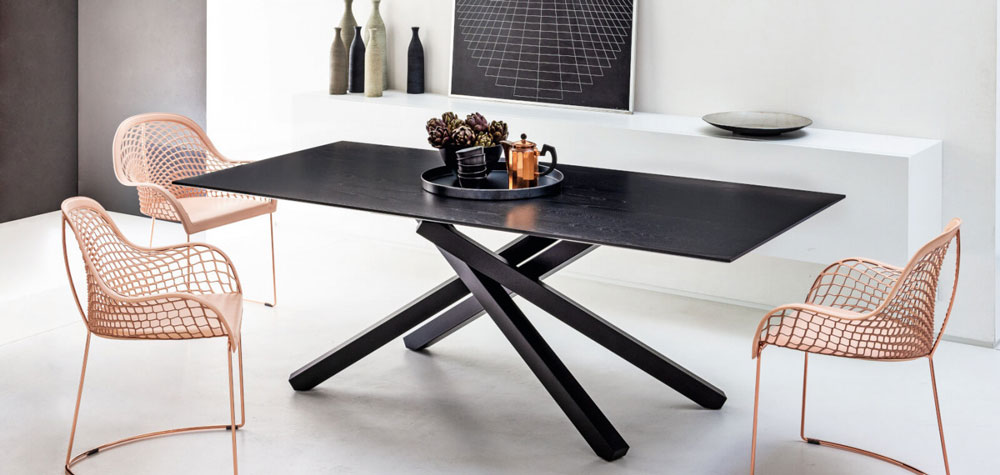 A Pechino asztal téglalap alakú asztallappal kapható, fix és bővíthető is lehet
